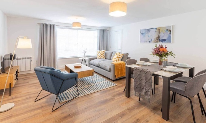 Ely Apartamento | Modern One Bed Flat Near Ely Cathedral - Sleeps 4