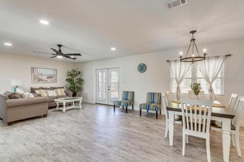 Northeast Pensacola Casa | Modern Pensacola Home about 6 Mi to Beach!