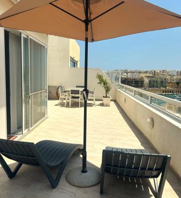 Marsaskala Apartamento | Modern Penthouse with terraces in Marsascala