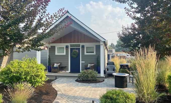 Orchard District Casa | Modern, pet-friendly stay centrally located, minutes to everything in Bend!