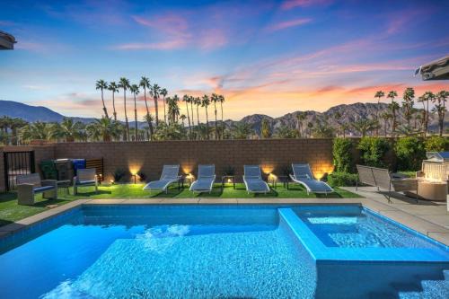 La Quinta Casa | Modern PGA West Home Stadium Course All the amenities
