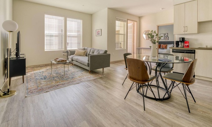 Pleasanton Apartamento | Modern Pleasanton 1BR, Parking + Pet-Friendly