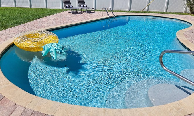 Vero Beach South Casa | Modern Pool Home- 37th Ave