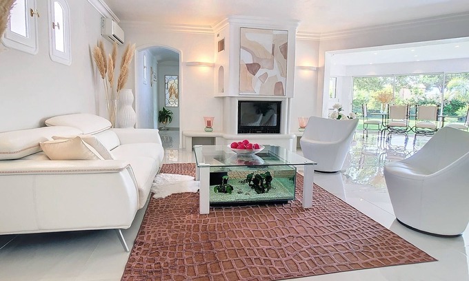 Saint-Jean Villa | Moderna casa provenzal con piscina y jacuzzi.
