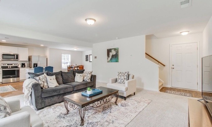 South Carolina Lakes & Blackwater Rivers Casa | Modern & Private Lexington Retreat Near Columbia!