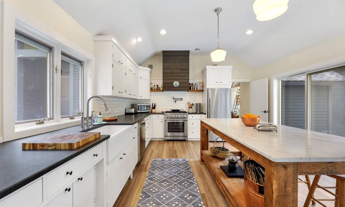 Tyringham Casa | Modern Private Mountain Retreat - Close to Tanglewood & Lakes