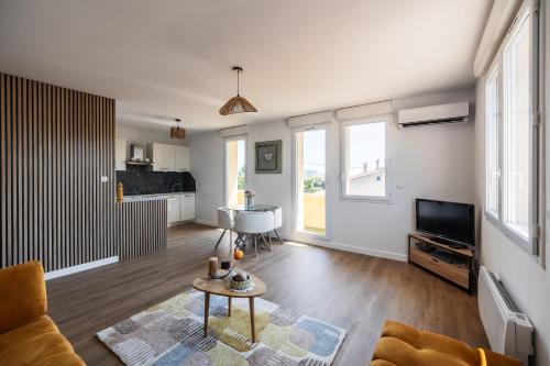 Port-de-Bouc Apartamento | Modern & Quiet - 2 Bedroom Apartment with Sea Views
