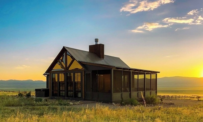 Westcliffe Cabina | Modern ranch cabin at the base of the mountains!
