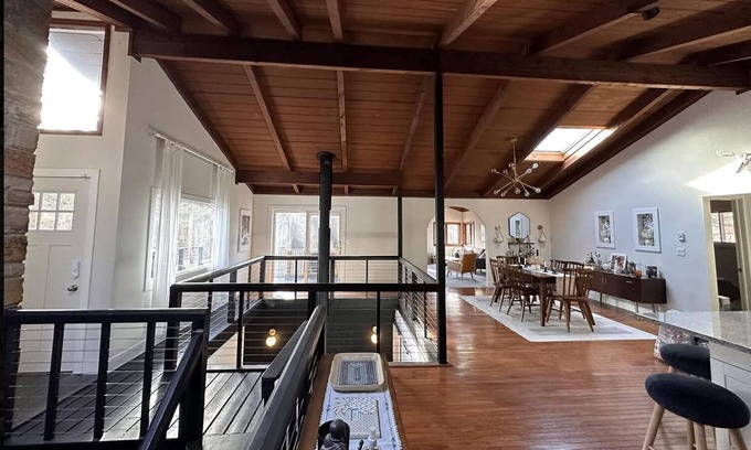 Bushkill Casa | Modern ranch-style Bushkill home near all 4 season activities. Pet-friendly!