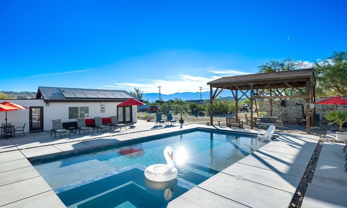 Desert Hot Springs Casa | Modern Ranch House~Great for Big Groups! Salt Water Pool + Spa