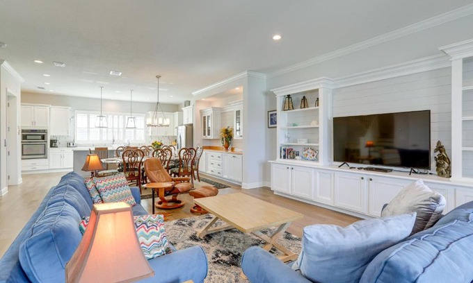 Redington Beach Casa | Modern Redington Beach Townhome Steps to Beach!