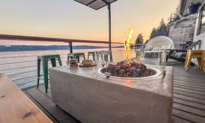 Belfair Casa | Modern & Relaxing Waterfront Home on Hood Canal
