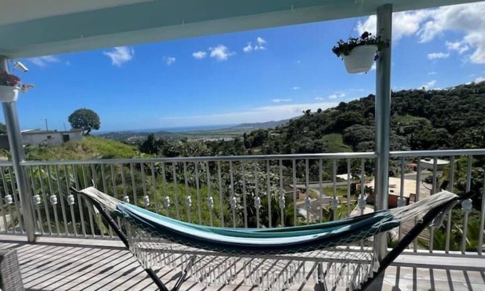 Yabucoa Apartamento | Modern Retreat w/ Great View, Hot Tub, & Pool