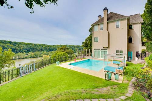 Roswell Apartamento | Modern Retreat with River View in Roswell!