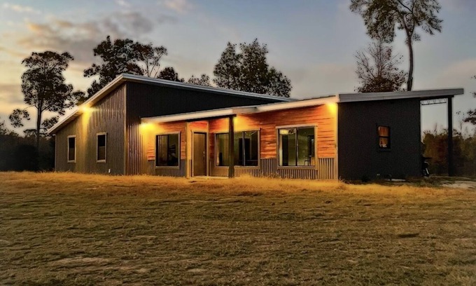 Bauxite Cabina | Modern Retreat with Stunning Views - 25 Mi to Little Rock!