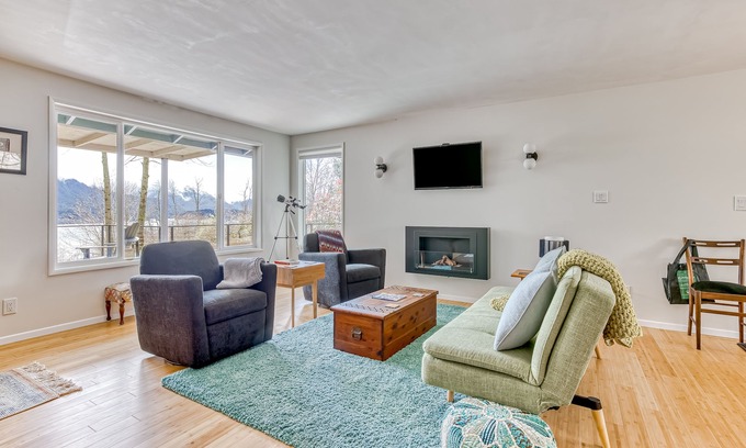 Stevenson Casa | Modern, river-view home with 2 decks, Ping-Pong, fireplace & washer/dryer