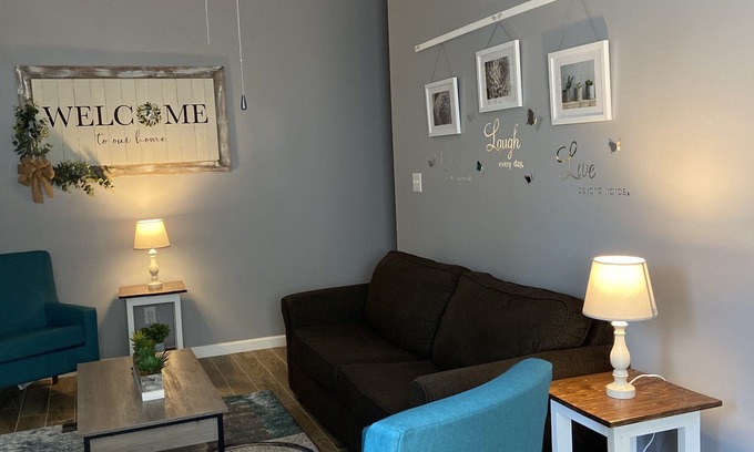 Concord Apartamento | Modern rustic minutes from arena and speedway