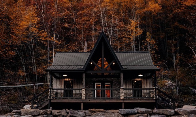 Sigel Cabina | Modern-Rustic, Secluded Cabin w/ Clarion River Frontage, Borders National Forest