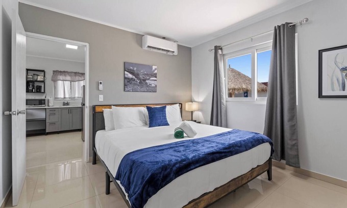 Boroncana Apartamento | Modern Saliña Cerca Retreat | Pool & BBQ Near Beaches