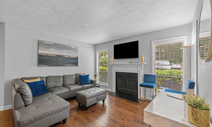Cumberland Apartamento | Modern Sapphire Sanctuary near Braves Stadium