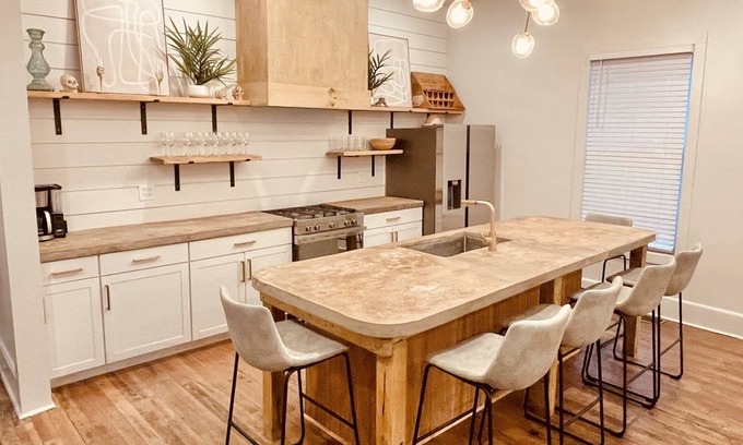 Chosewood Park Casa | Modern Scandinavian Bungalow HOT TUB 6 bed 3 bath