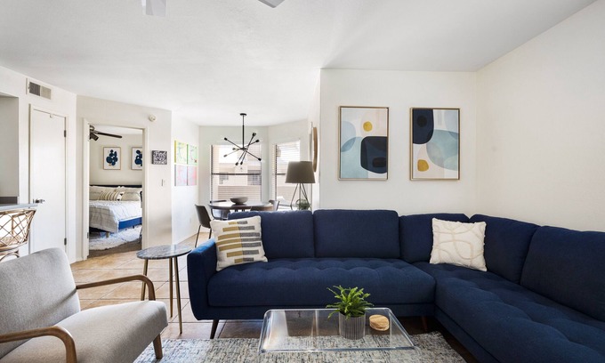 Paradise Valley Village Condominio | 🔥Modern Scottsdale Condo 🔥 Great Area! Golf | Heated Pool | Gym 🏈️⛳️🌴 ⚾