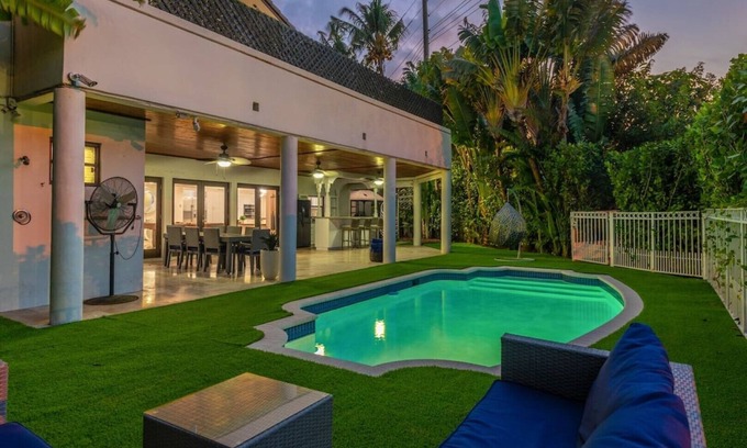 Miami Shores Casa | Modern Secluded 6BR/4.5BA Paradise w/ Pool&Jacuzzi