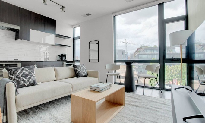 Shaw Apartamento | Modern Shaw 1BR w/ Gym, W/D & Rooftop, near U Street bars, by Blueground
