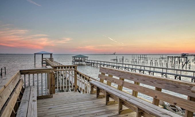 Slidell Casa | ¡NUEVO! Casa moderna de Slidell con muelle de pesca privado!