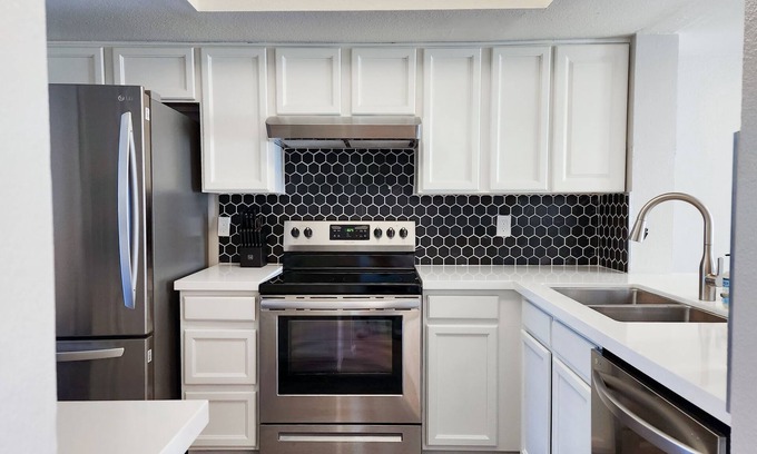 Deer Valley Casa | Modern Smart Townhome w/ Garage