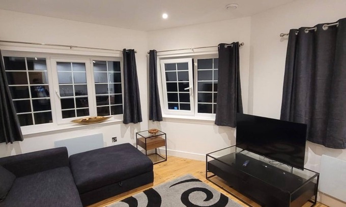 Rochester Apartamento | Modern Spacious 2 Bed Flat in Strood Rochester On High Street