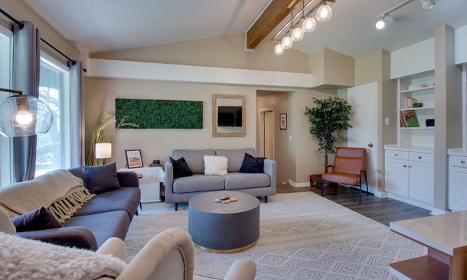 Roselawn Finance Apartamento | Modern spacious 2-BR apartment / just minutes from downtown!!