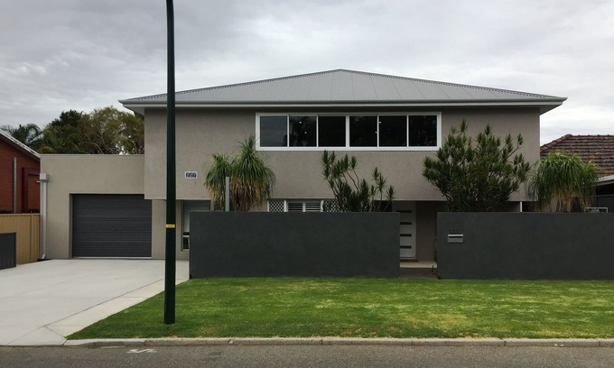 Wembley Casa | Modern spacious 2 story home