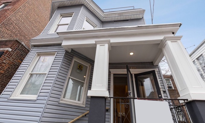 The Heights Condominio | Modern & Spacious 3 BED/ 2 BA Condo mins from NYC