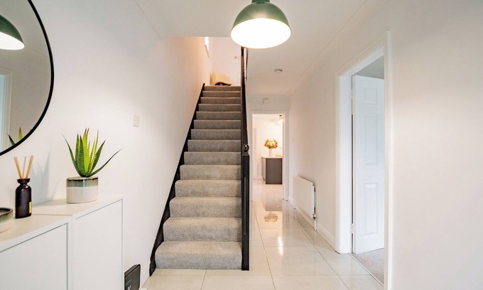 Galway Casa | Modern & Spacious 3-bedroom house in gorgeous Galway with Parking