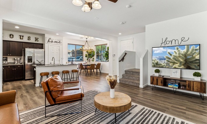 Maryvale Casa | Modern 4 BR Fully Equipped Home