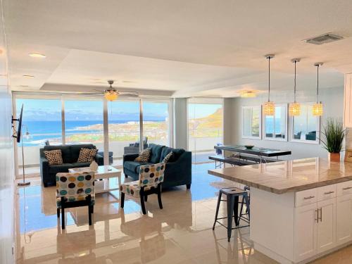 Rosarito Apartamento | MODERN SPACIOUS BEACH FRONT CENTRAL CONDO w POOLS STEPS TO BEACH