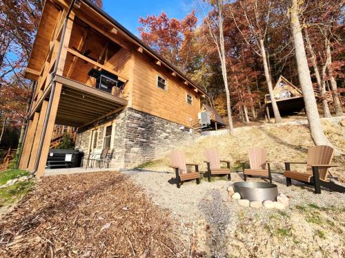 Scio Casa | Modern Spacious Cabin with Jacuzzi and Panoramic Views in Ohio