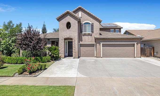 Clovis Casa | Modern & Spacious Clovis Home 4 Bd/4 Ba, 3400 SF