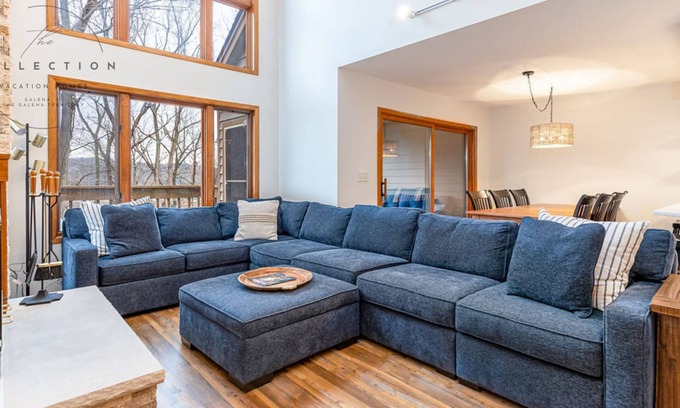 The Galena Territory Casa | Modern Spacious Lake View Villa | 3BR | King Beds | Amenity Access | Foosball!