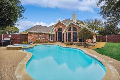 Rowlett Casa | Modern Spacious - Pool & Backyard Oasis & Cinema