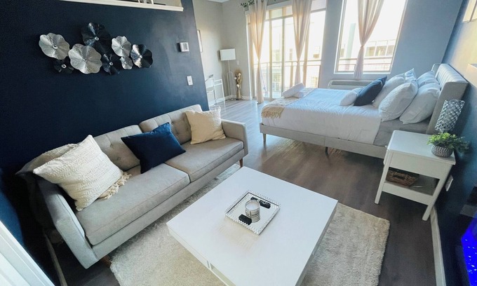Union Park Apartamento | Modern Spacious Studio Apartment