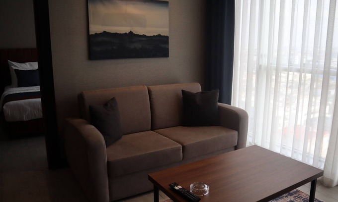 Serifali Mahallesi Cama Y Desayuno | Modern, spacious suites. Close to the airport and central areas.