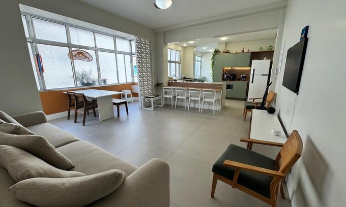 Aparecida Apartamento | Modern, spacious with beach view!