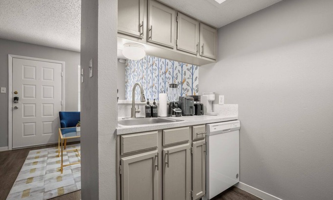 Hancock Apartamento | Modern Stay Near Downtown | Fast Wi-Fi+ Parking