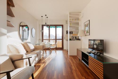 Prato Centenaro Apartamento | Modern Stay with Balcony near Niguarda Hospital