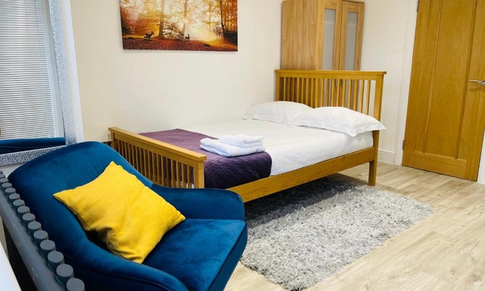 Kenilworth Apartamento | MODERN STUDIO APARTMENT, PRIVATE- DRIVEWAY PARKiNG
