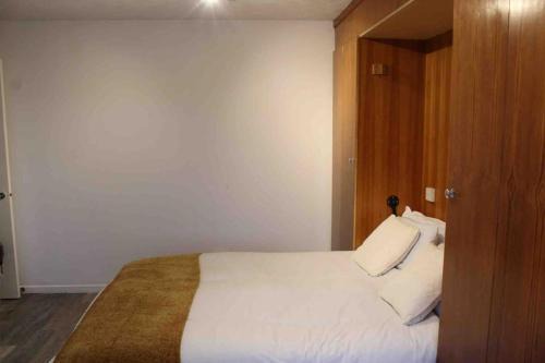 Chatham Apartamento | Modern studio apartment with parking