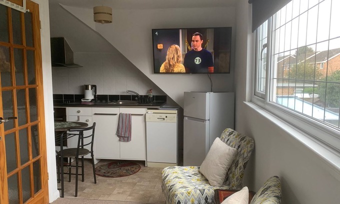 Barnehurst Apartamento | Modern Studio Flat in Bexleyheath