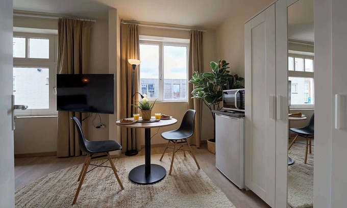 Stratum Apartamento | Modern Studio for Two in Eindhoven